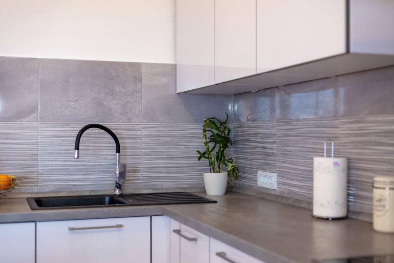 Luxury Apartment Nora Podstrana Exterior foto