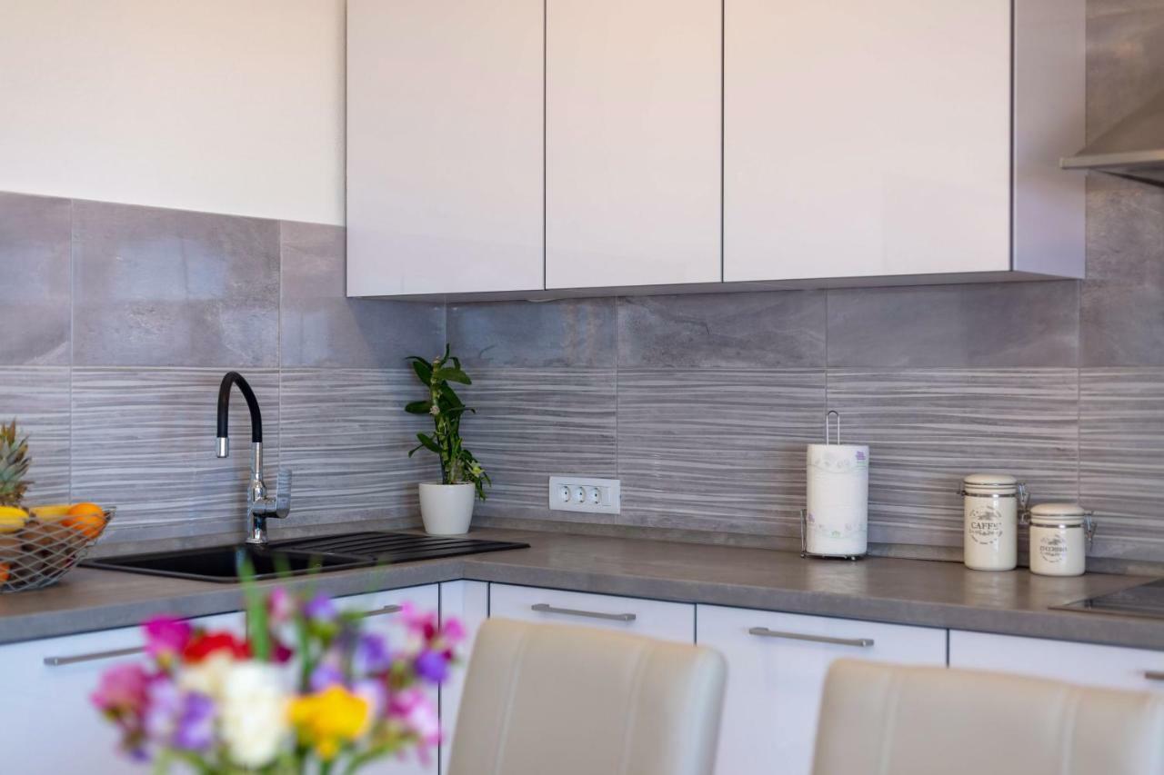 Luxury Apartment Nora Podstrana Exterior foto